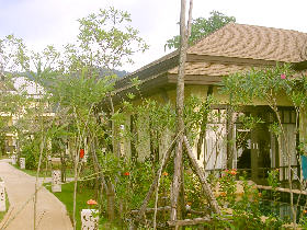 Villa im Garten (11K)