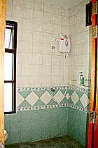 Sita Garden (A2): Shower with warm water (6K)